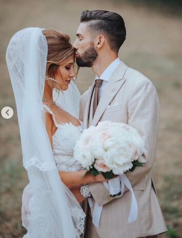 Noemie Happart and Yannick Carrasco on their wedding day. 
